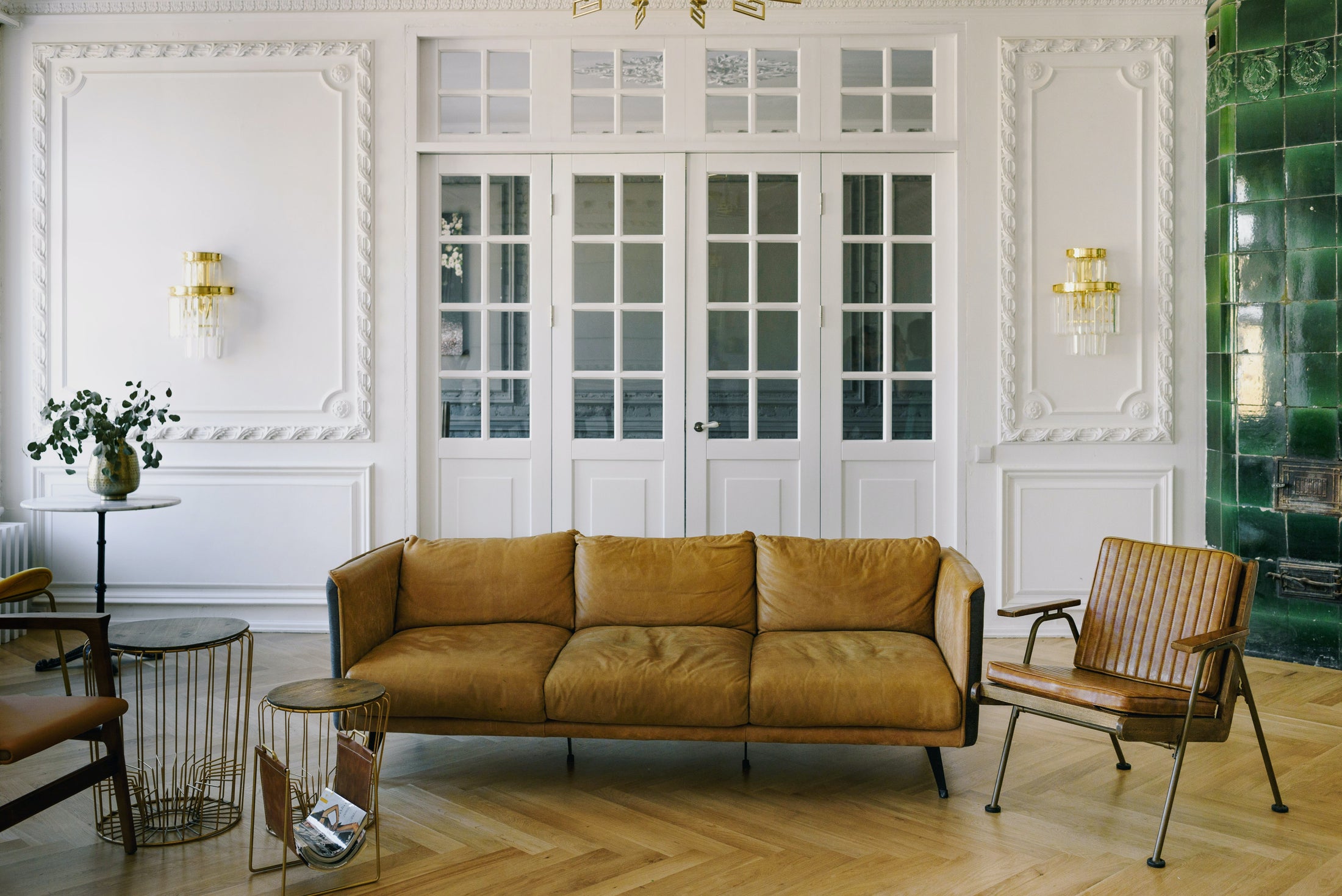 Bringing Light to a Windowless Room: Creative Ways to Use Doors for Brightening Up Your Space