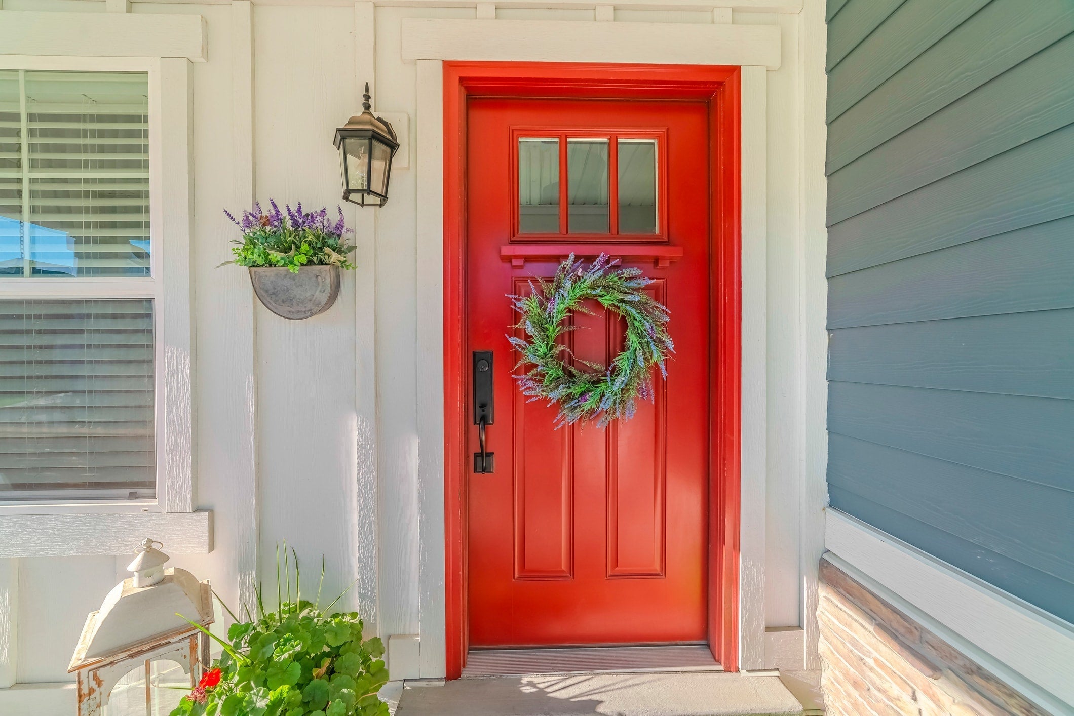 Choosing the Best Front Door Feng Shui Colors for Harmony and Style